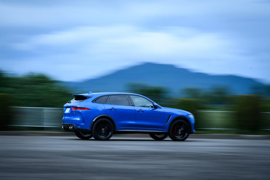  Jaguar F-Pace SVR 2019 года  (JP) (фото 2 из 20)